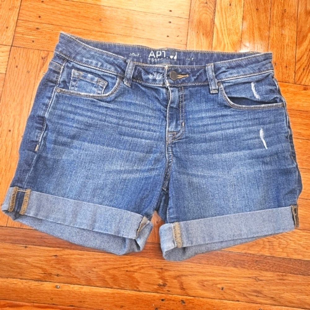 APT.9 Essentials Women's 5 Pocket  Rolled Cuff Distressed Blue Denim Jean Shorts